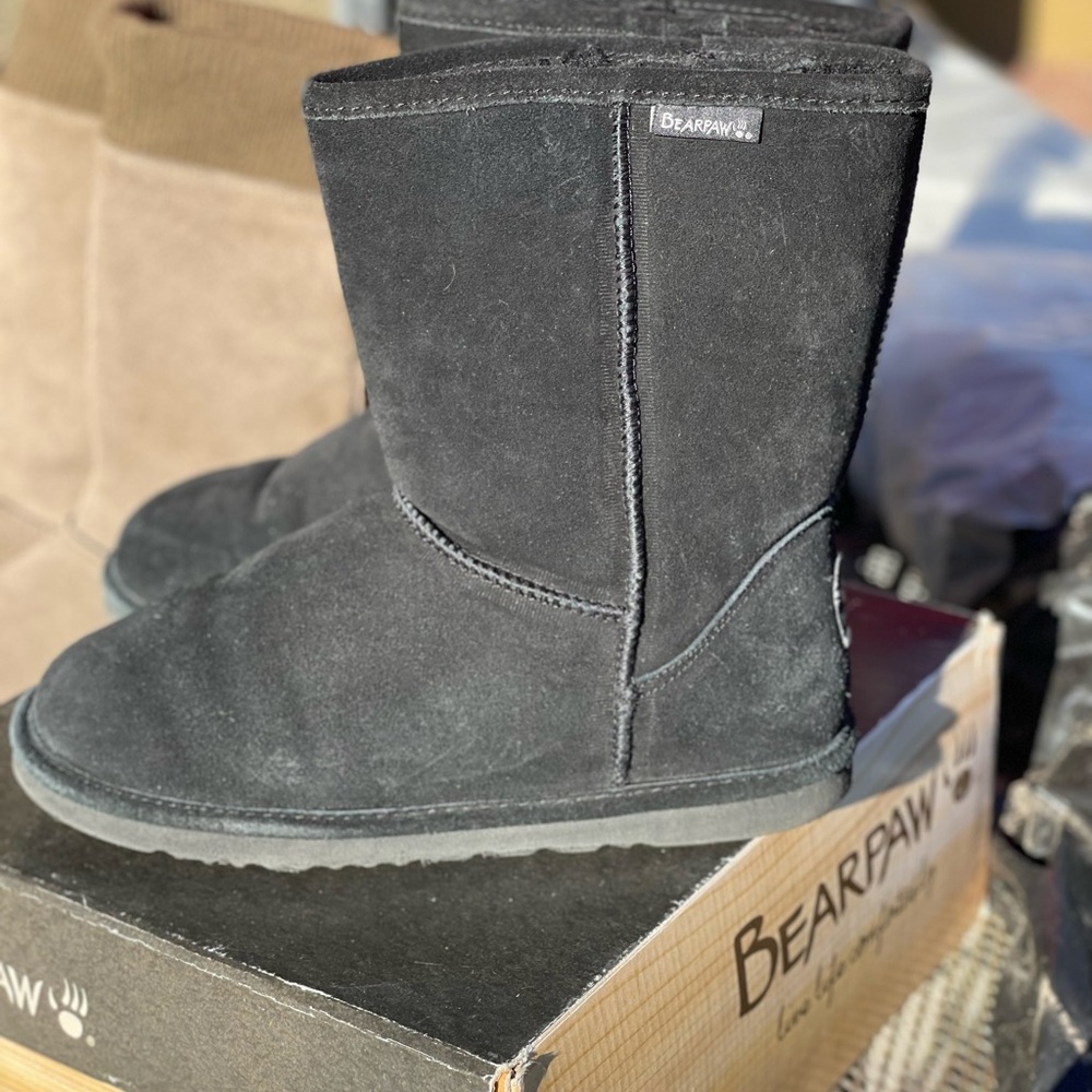 BearPaw Classic Black and Brown Suede Boots